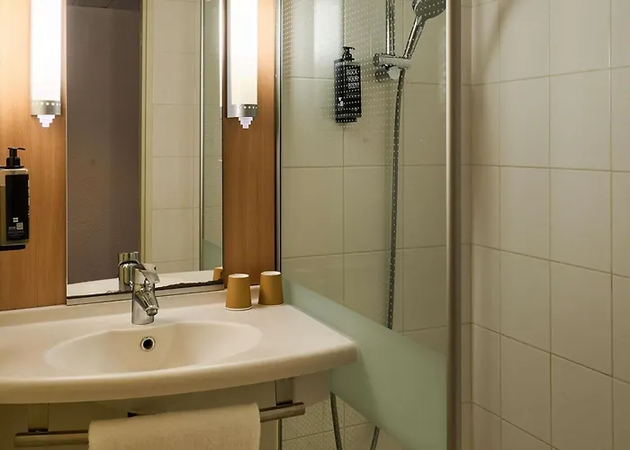 Hotel ibis Paris la Défense Esplanade à Courbevoie