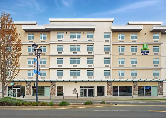 Holiday Inn Express & Suites Victoria-Colwood By Ihg