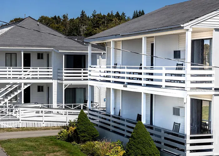 Bluebird Ocean Point Inn