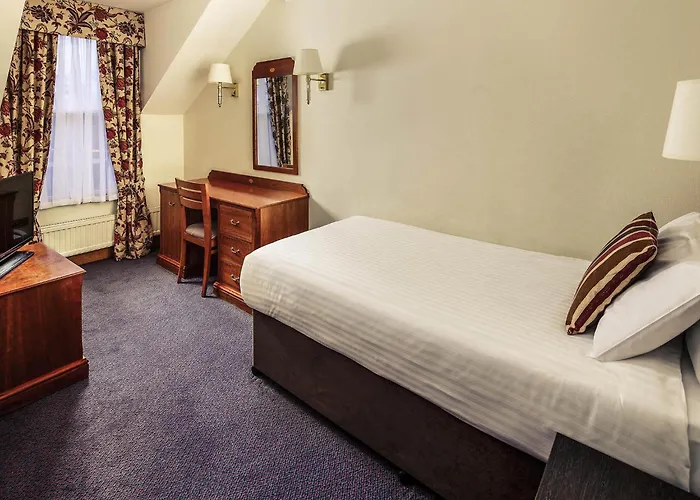 Mercure York Fairfield Manor Hotel
