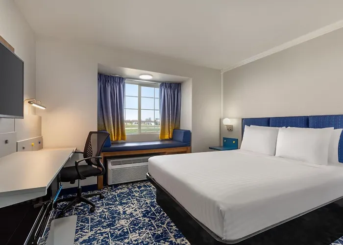 Microtel Inn & Suites By Wyndham Airport