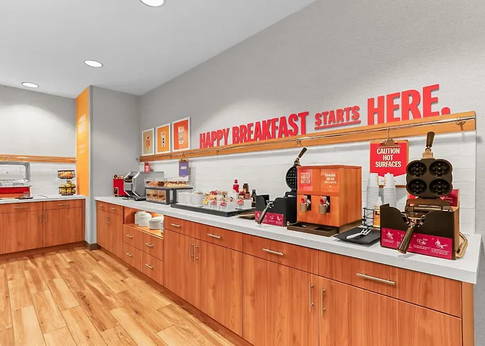 Hampton Inn & Suites West