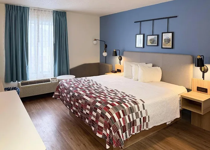 Red Roof Inn & Suites Bloomsburg - Mifflinville
