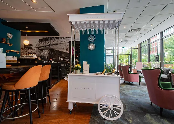 Novotel London West