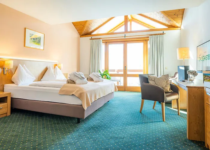 Hotel Das Gastein: Alpine Thermal Spa & Summer Mountain Access