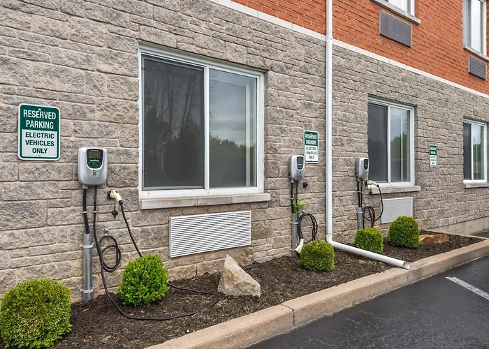 Best Western Plus 1000 Islands Hotel & Suites- Newly Renovated
