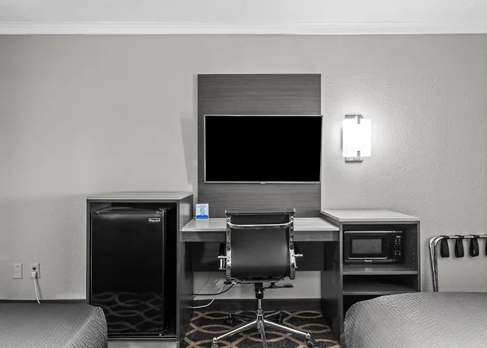Travelodge Inn & Suites By Wyndham Norman
