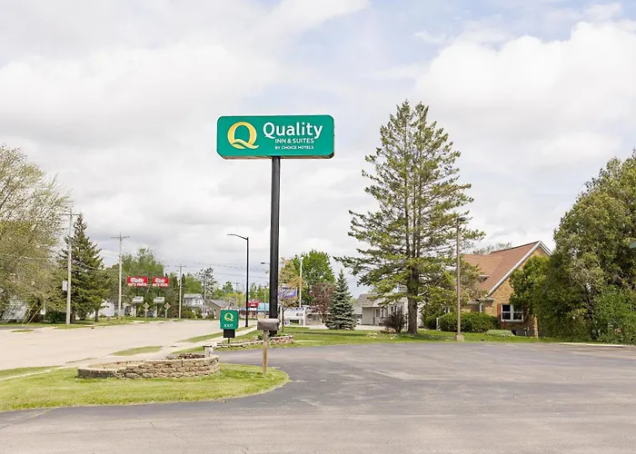 Quality Inn & Suites Marinette