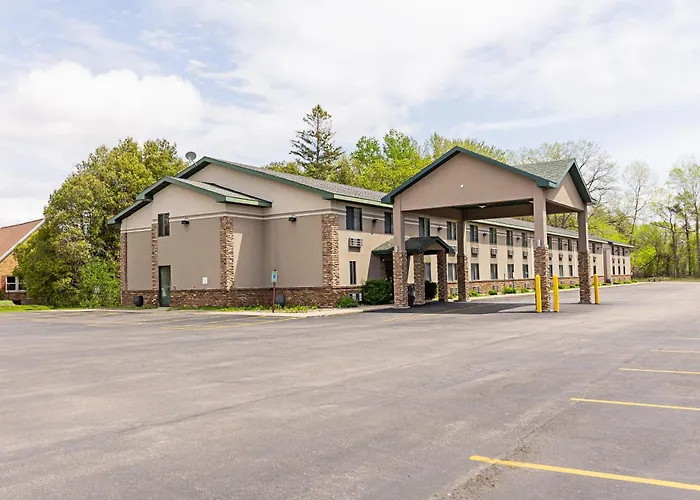 Quality Inn & Suites Marinette