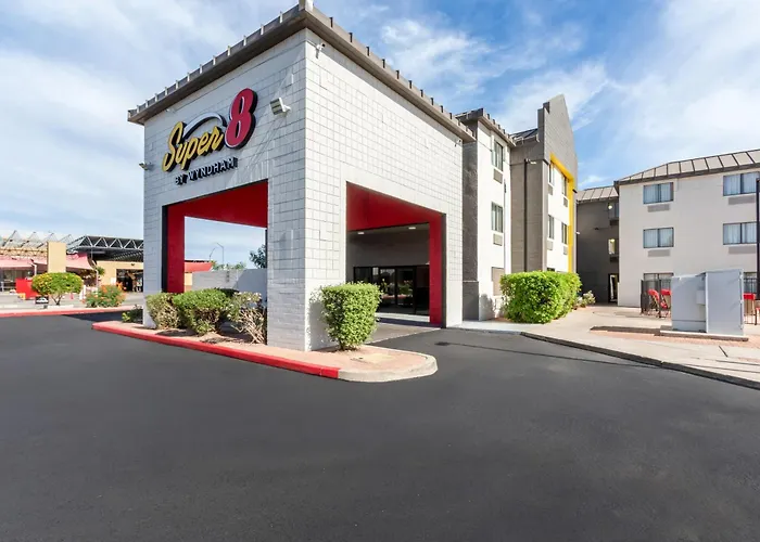 Super 8 By Wyndham Mesa Gilbert Hotel