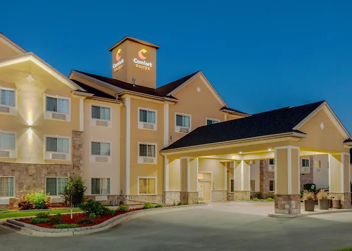 Comfort Suites Johnson Creek Conference Center