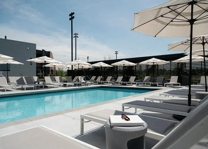 Omni Viking Lakes