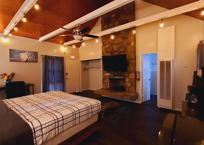 Sherwood Arms Motel