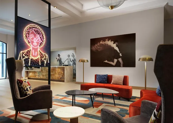 Zessa Orange County Airport, A Doubletree By Hilton
