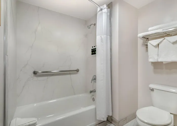 University Park Inn & Suites, An Ascend Collection