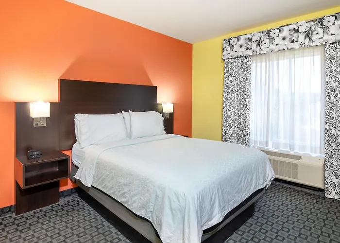 Holiday Inn Garland By Ihg