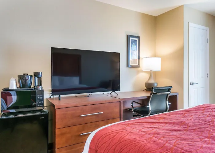 Comfort Inn & Suites Harrisburg - Hershey West