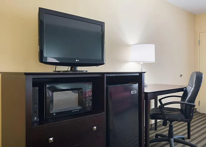 Quality Inn Calhoun North I-75