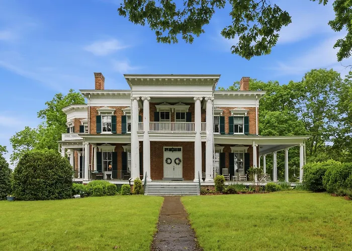 Rockwood Manor Bed & Breakfast