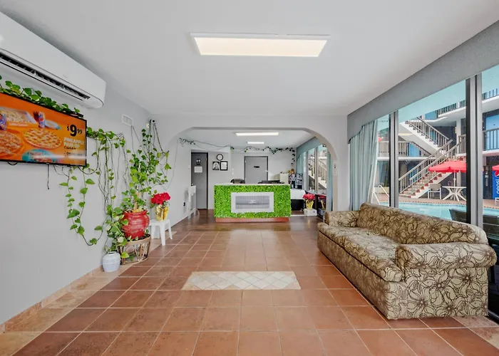 Alamar Resort Inn
