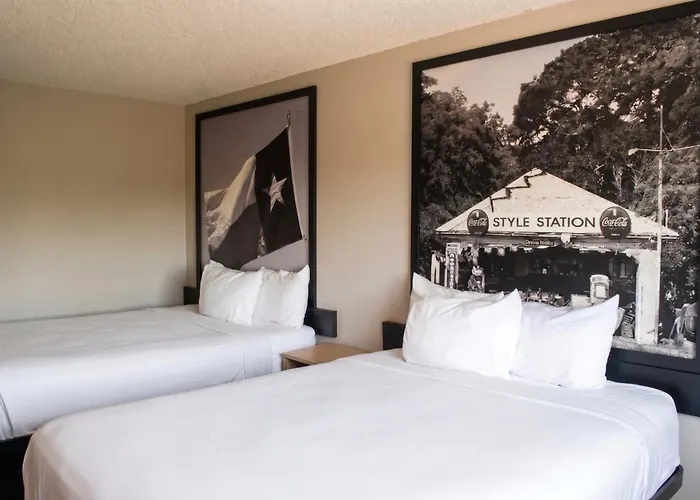 Super 8 By Wyndham Irving Dfw Airport/South