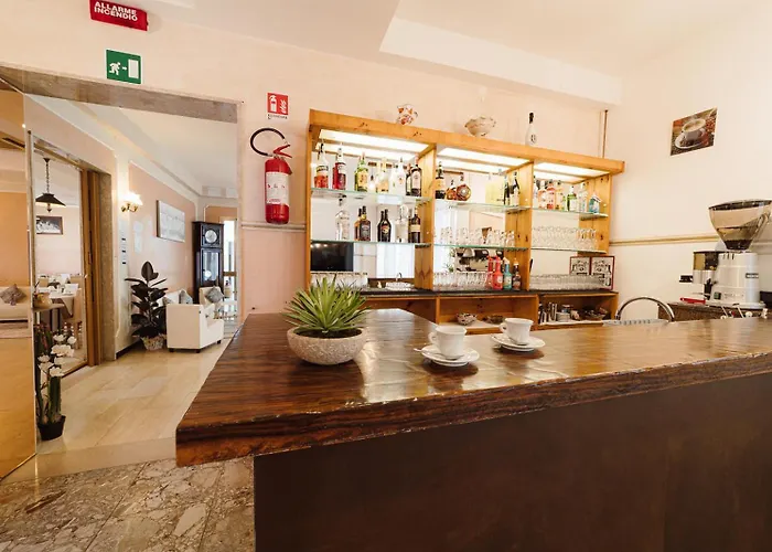 Hotel Carol