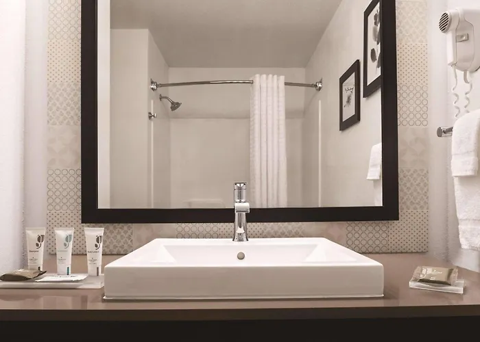 Country Inn & Suites By Radisson, Cottage Grove, Mn