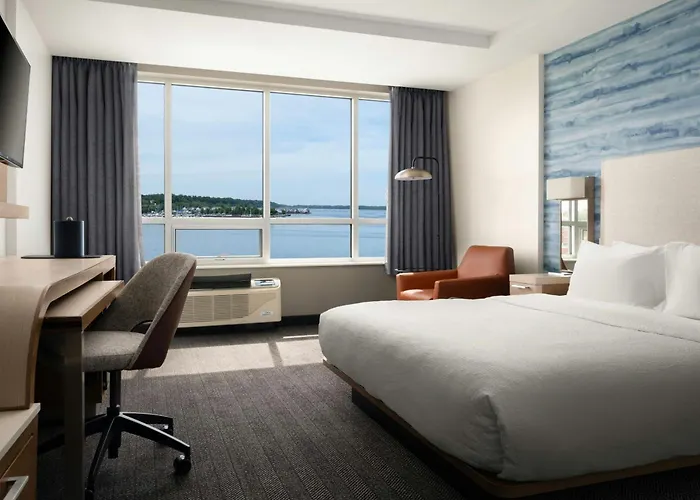 Courtyard By Marriott Erie Bayfront