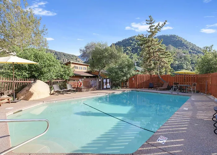 Buckeye Tree Lodge