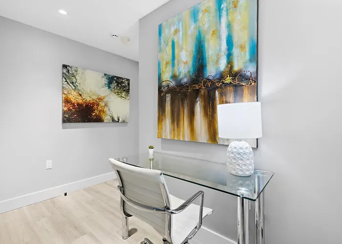 Global Luxury Suites At The Arches