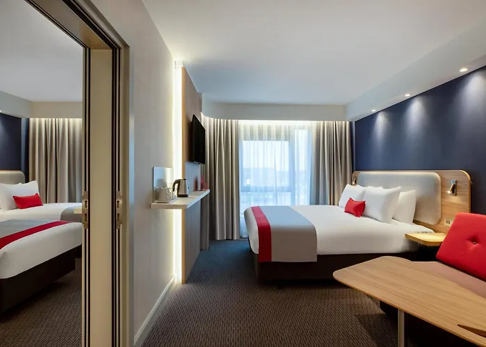 Holiday Inn Express Cambridge West - Cambourne By Ihg