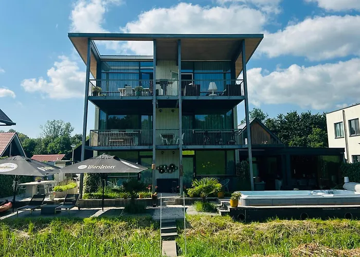 B&B Veluwemeer, Jacuzzi, Swim Spa, Sauna, Steam Bath And Sandy Beach