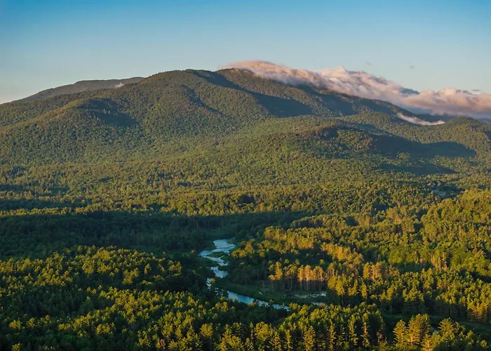 Wolfjaw Lodge