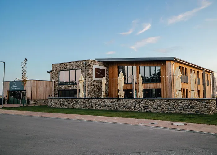 Prima Resort Boddenblick - Camping-Stellplätze - Tiny Houses&Ferienwohnungen in Ostsee Nähe