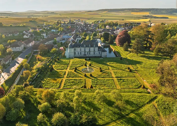 Le Château D'Etoges - Les Collectionneurs