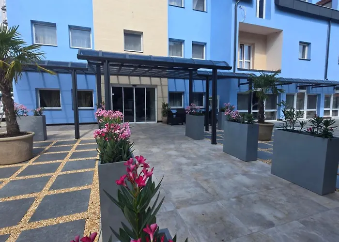 Siesta Club Apartman Harkany