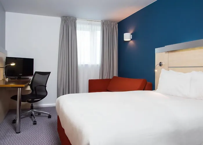 Holiday Inn Express Swindon City Centre By Ihg