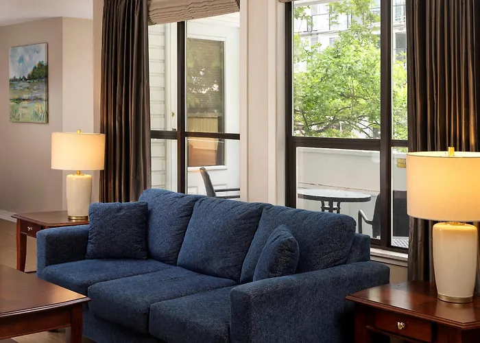 Huntingdon Hotel And Suites