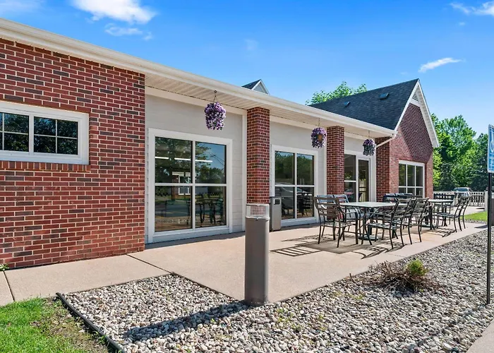 Mainstay Suites Appleton Airport - Fox River Mall Area
