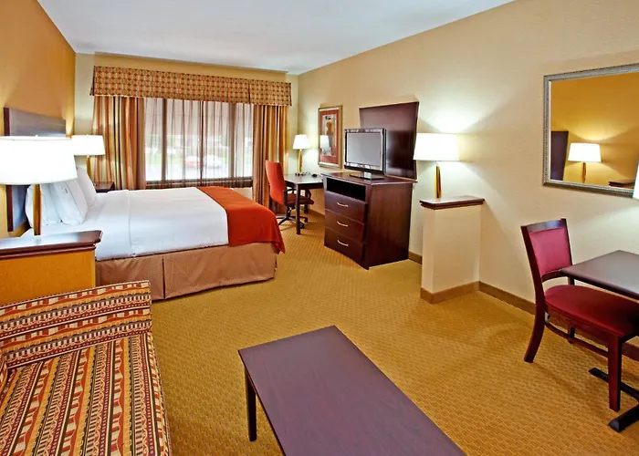 Holiday Inn Express Hotel & Suites Franklin By Ihg