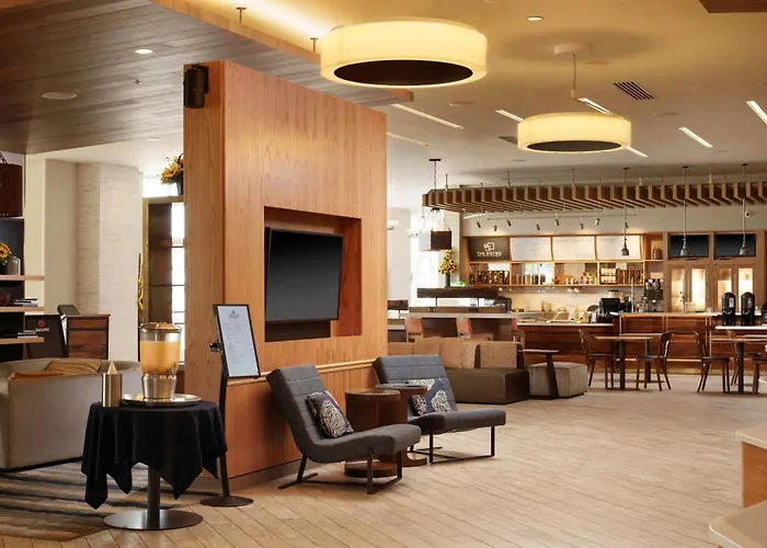 Courtyard By Marriott Bayfront