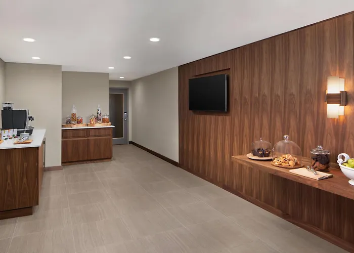 Delta Hotels By Marriott Thunder Bay