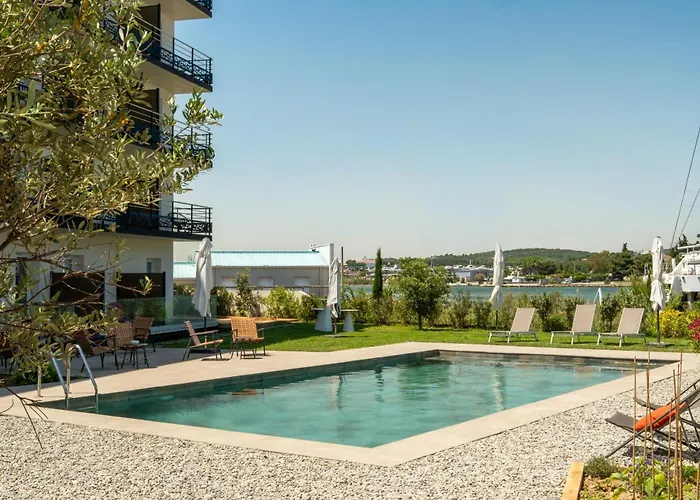Golden Tulip & Rooftop Provence