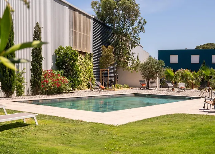 Golden Tulip & Rooftop Provence