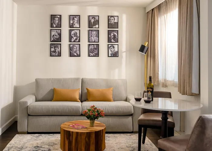 All-Movie Hotel