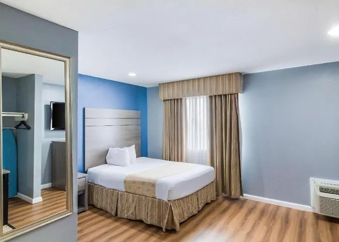 Rodeway Inn & Suites Port Arthur - Groves