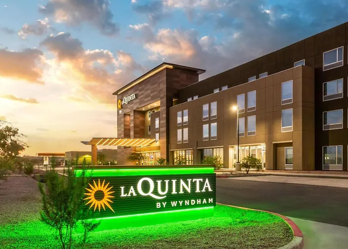 La Quinta Inn & Suites By Wyndham Phoenix West Glendale