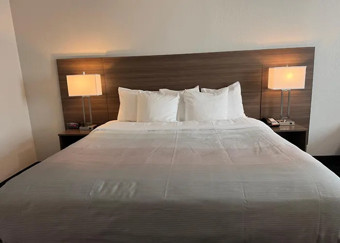 Quality Inn By Choice Hotels - West Des Moines - I 235 & I 80