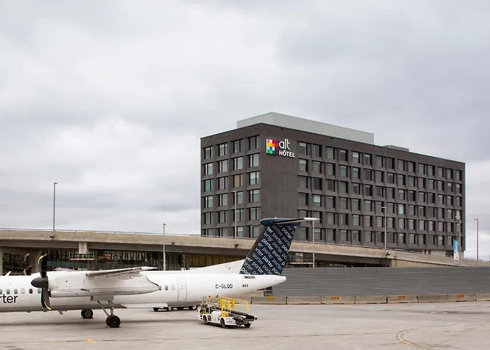 Alt Ottawa Airport