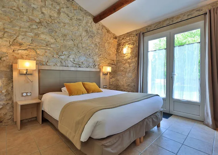 Logis Hôtel&Spa Déjeunez Sous L'Arbre